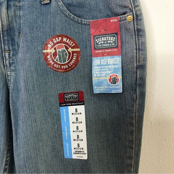 NWT Levi's Signature Womens Jeans Low Rise Boot Cut Light Wash Denim Size 8 M - Picture 6 of 15